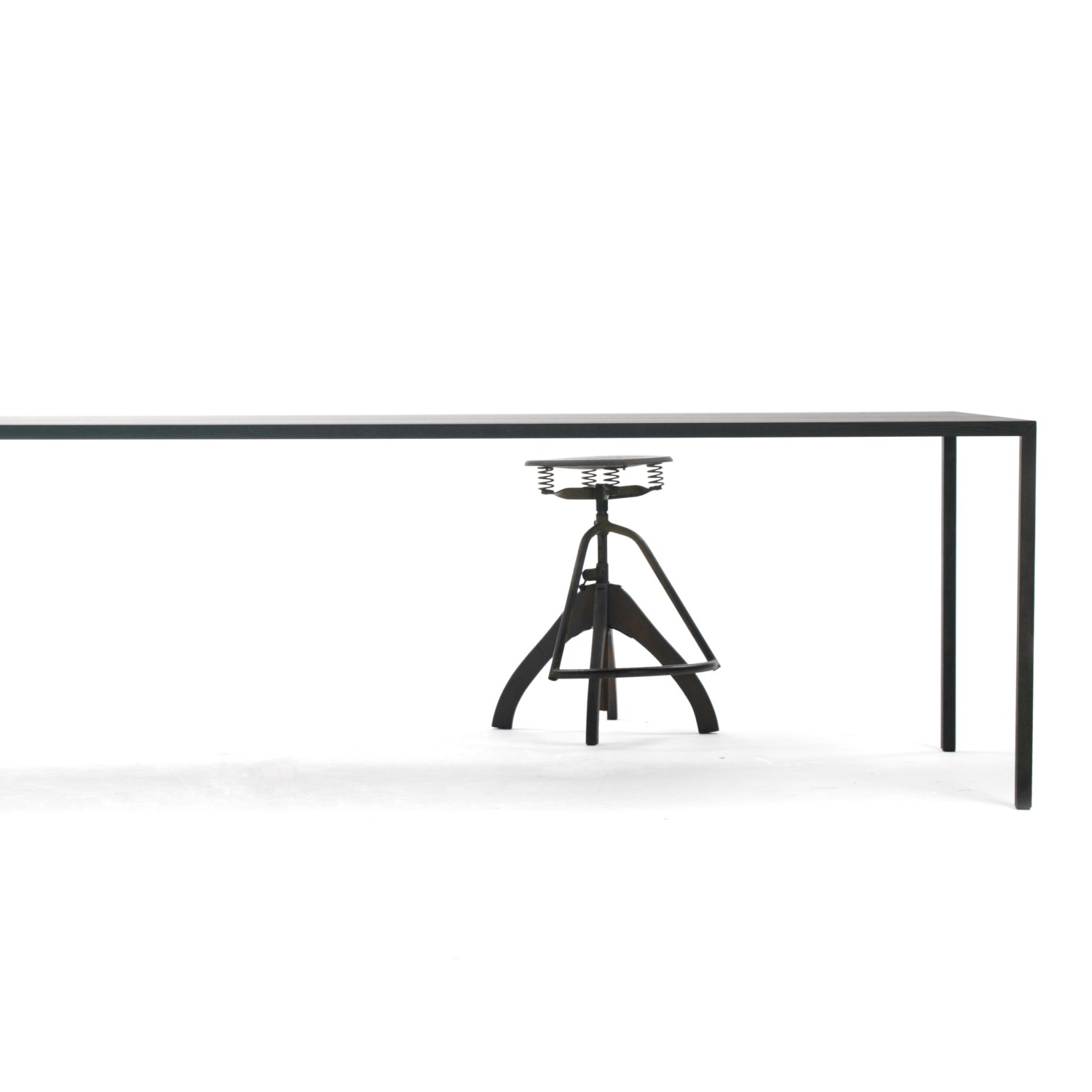 Favorites-Arco-Slim-Table