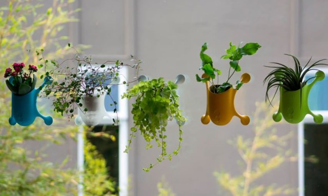 livi-portable-plant-holder-1-1020x610