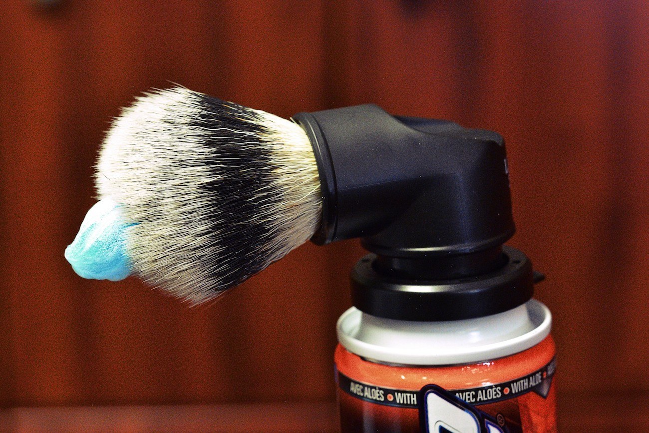Evolution-Shaving-Can-Shave-Brush-03